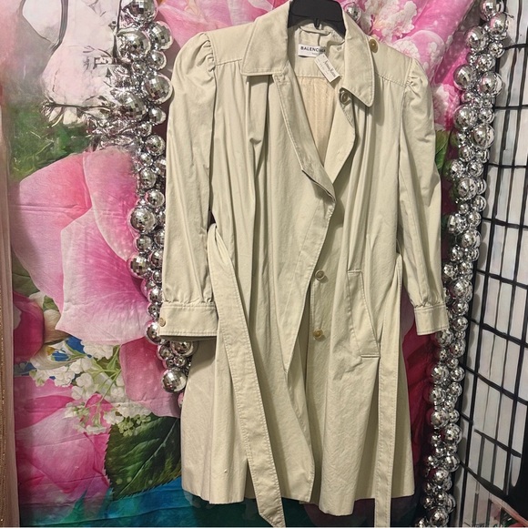 Balenciaga Women's Beige Trench Coat - Picture 2 of 6